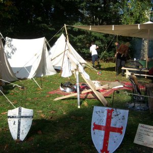 Mittelalterliche Ritterspiele und Markt im Georgengarten